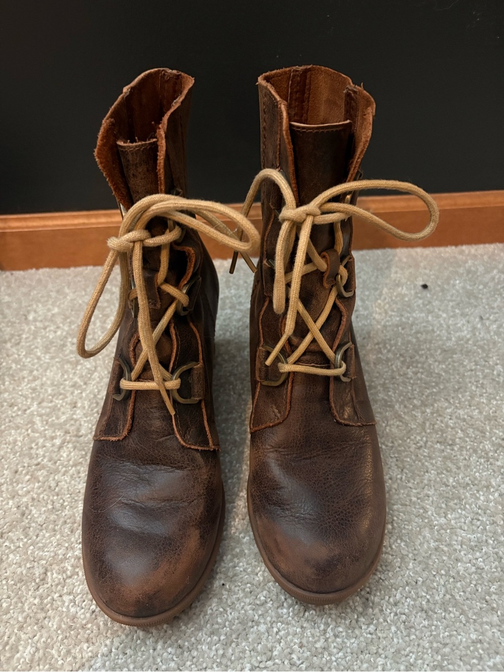 Sorel Women's Brown Lace-Up Heeled Leather Boots